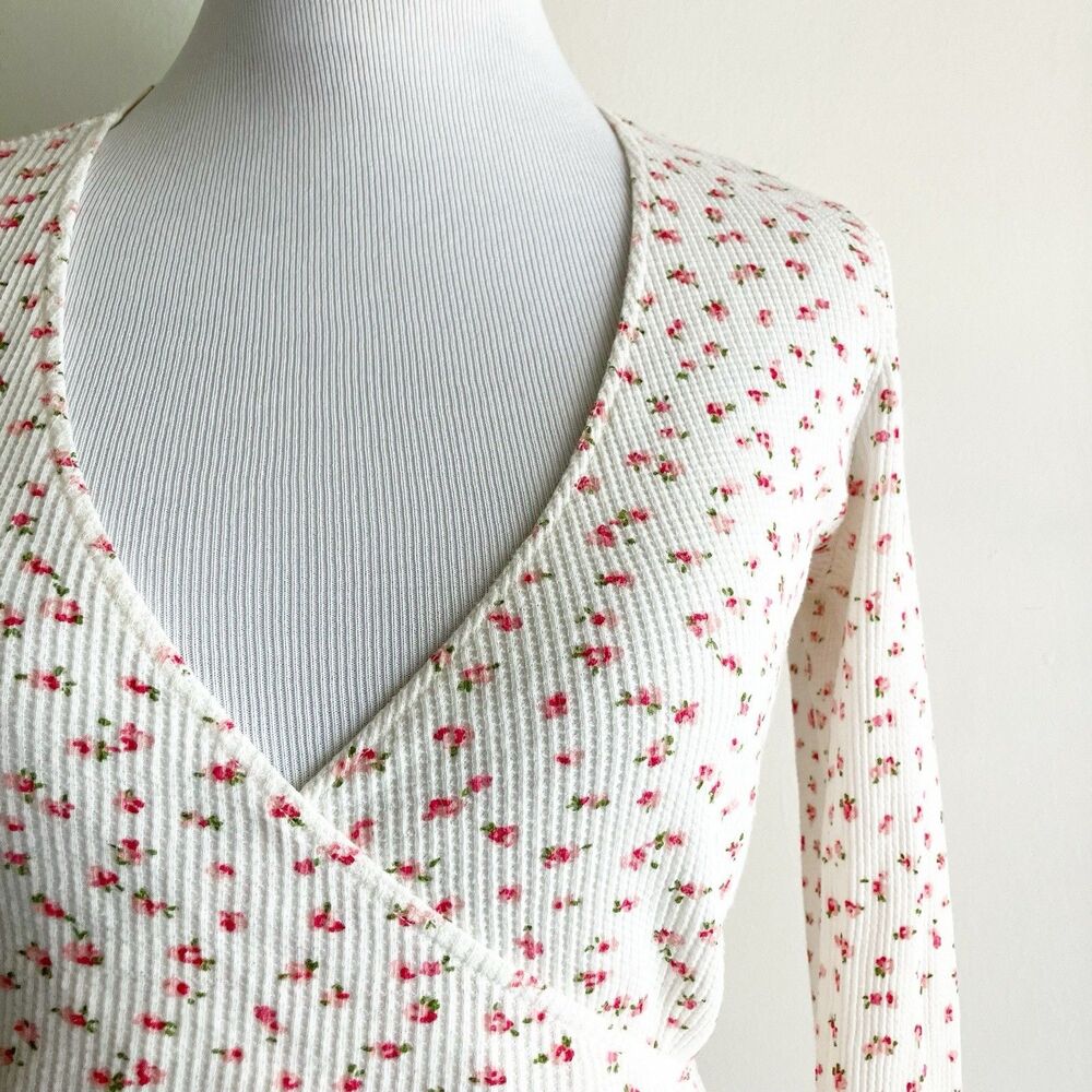 Brandy Melville OS Floral Print Wrap Top Waffle Texture Thermal White Red - Picture 2 of 6